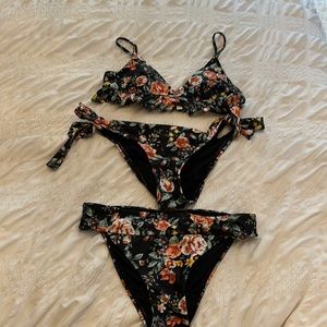 Chelsea & Violet swim set, Size small NWOT